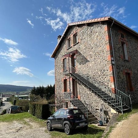 Appartement Vue Sur Le Village Saint-Genest-Malifaux Kültér fotó